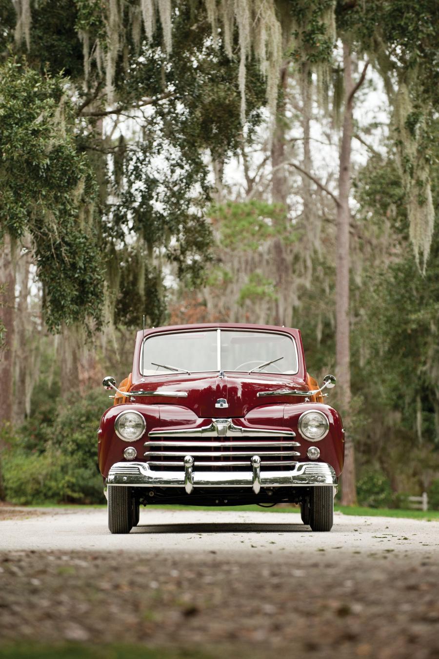  Ford DeLuxe Sportsman 1947 года  (фото 15 из 25)